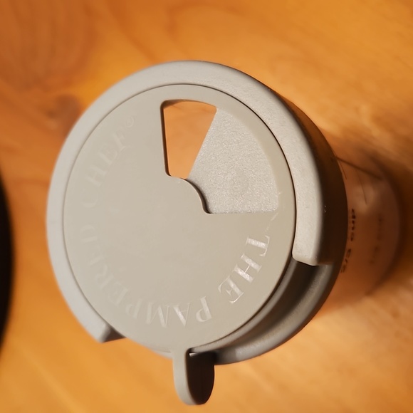 Pampered Chef storage container - Picture 3 of 5